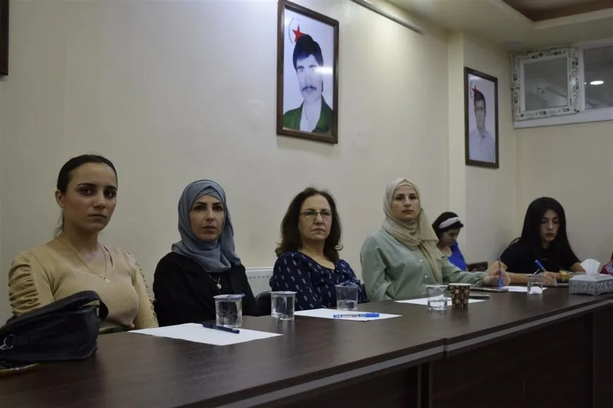 Meclisa Jinan a PYD’ê panelek li dar xist