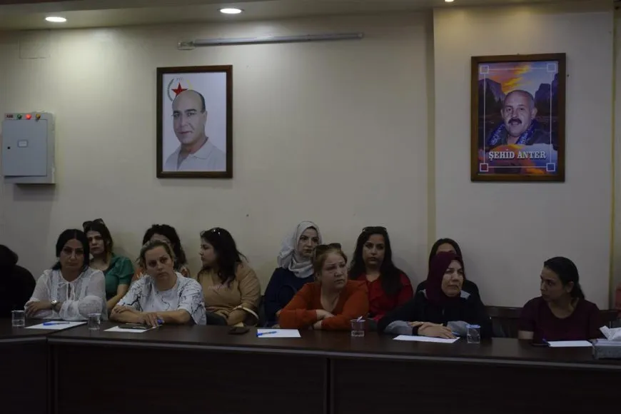Meclisa Jinan a PYD’ê panelek li dar xist