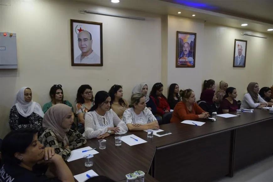 Meclisa Jinan a PYD’ê panelek li dar xist