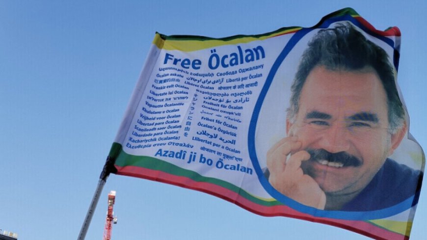 Malbata Rêber Abdullah Ocalan ji bo hevdîtinê serlêdan kir