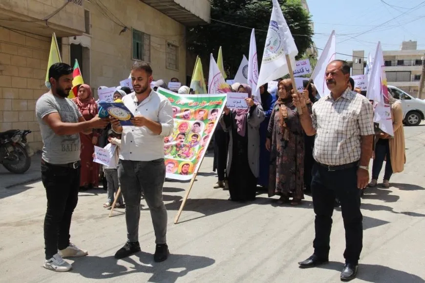 Ji Koçberên Efrîn û Şehba yên li Minbicê banga hesabkirina Tirkiyeyê