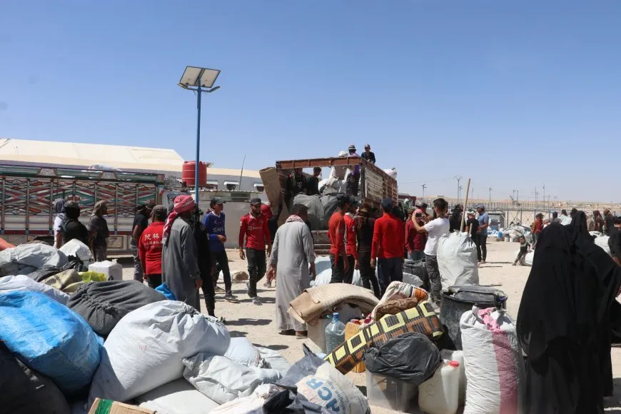 Beşeke din koçberên sûriyeyî ji kampa Holê derket