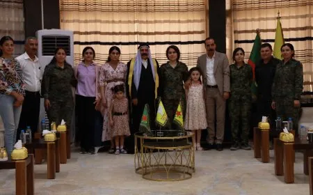 Şandeya şengalê bi YPJ’ê re  hevdîtîn pêk anî