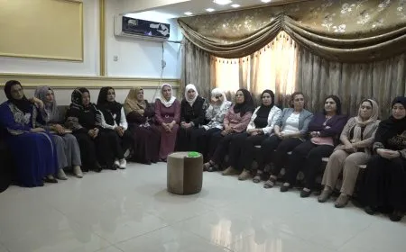 Şandeyeke jinan serdana Dêrazorê kir