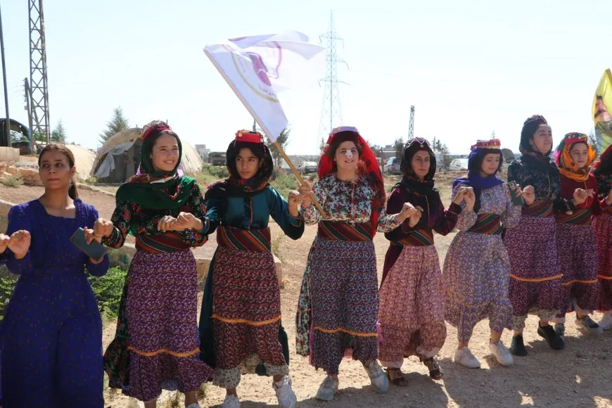 ‘Kesek nikare pêşiya govenda azadiyê bigire’