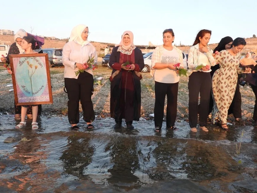 Jinan gul berdana çemê Firatê