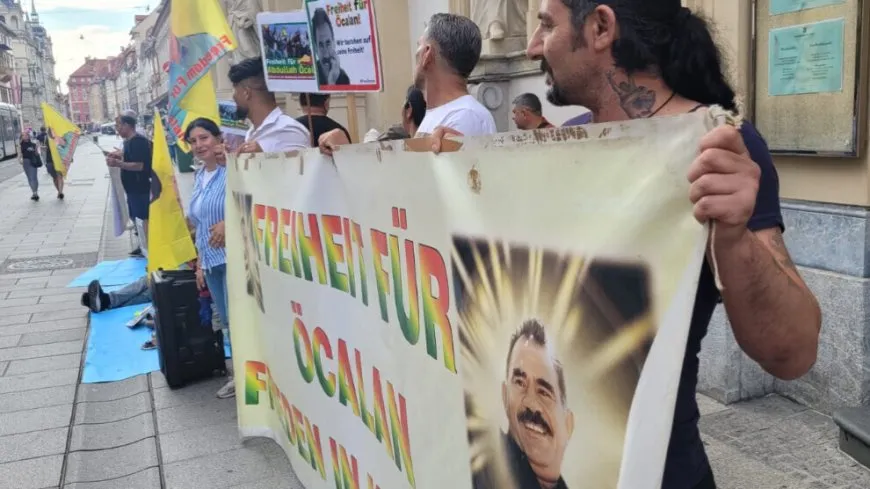 Li Awusturyayê li dijî tecrîdê çalakiya rûniştinê hate lidar xistin