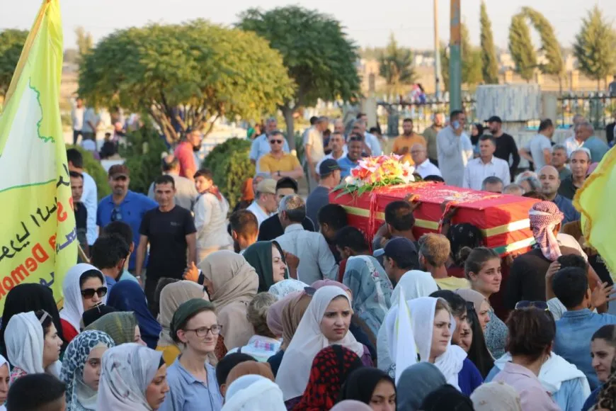 Şehîdê bersiv daye êrişên li ser Dêrazorê hat oxirkirin