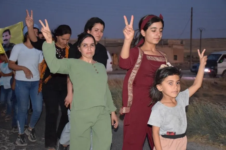 Xelkê Taşlûkê bi meşaleyan 15`ê Tebaxê pîroz kir