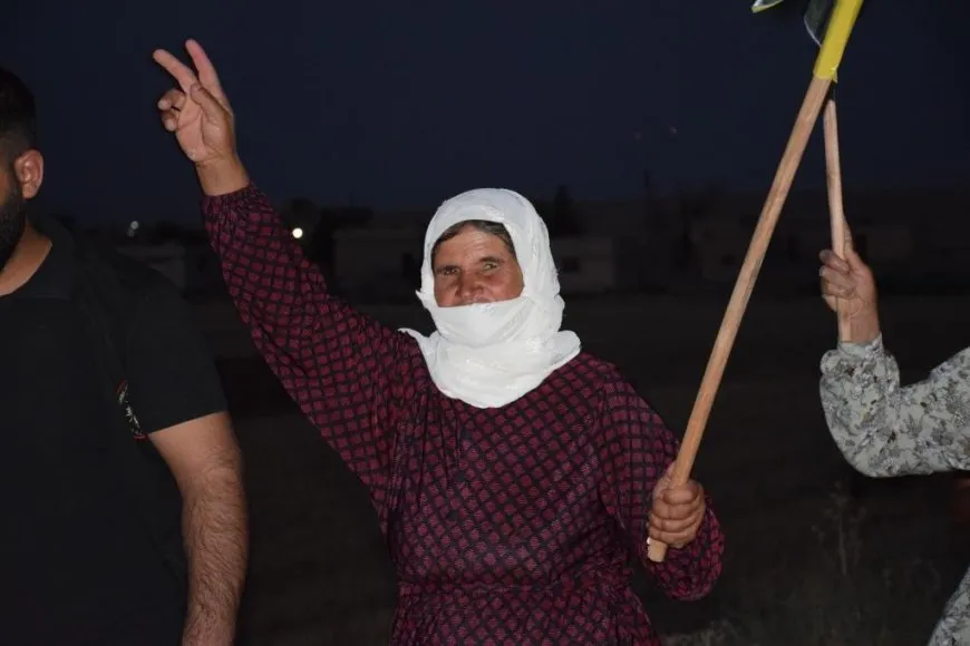 Xelkê Taşlûkê bi meşaleyan 15`ê Tebaxê pîroz kir