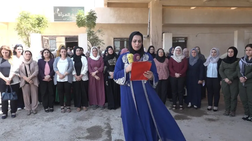 Şandeyeke jinan serdana Dêrazorê kir
