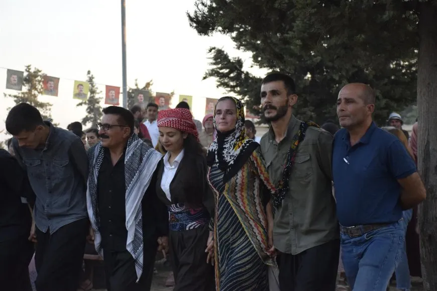 Xelkê Bakur û Rojhilatê Sûriyeyê bi çoşeke mezin 15ˊê Tebaxê pîroz kir