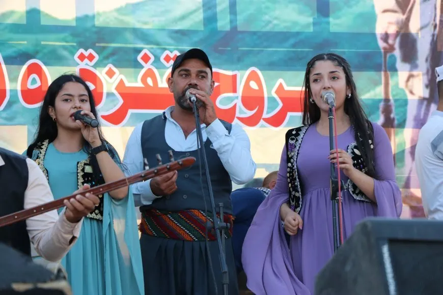 Xelkê Bakur û Rojhilatê Sûriyeyê bi çoşeke mezin 15ˊê Tebaxê pîroz kir