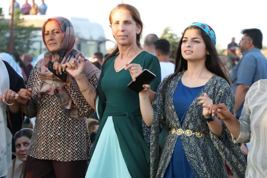 Xelkê Bakur û Rojhilatê Sûriyeyê bi çoşeke mezin 15ˊê Tebaxê pîroz kir