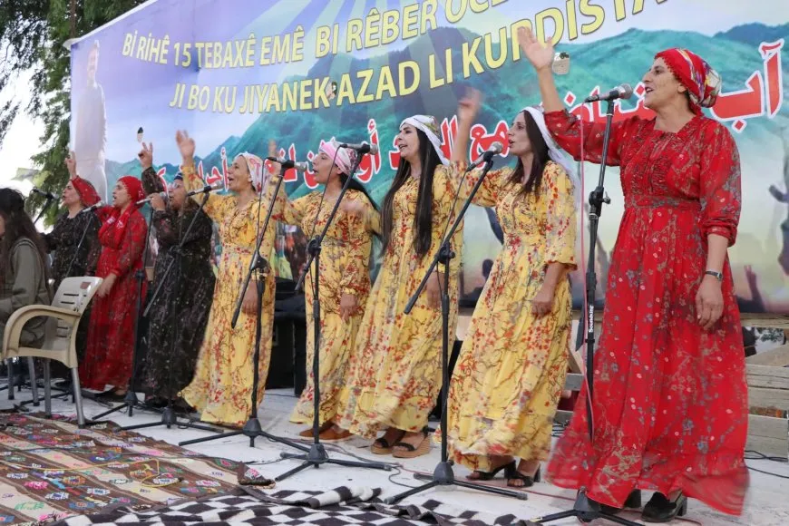 Xelkê Bakur û Rojhilatê Sûriyeyê bi çoşeke mezin 15ˊê Tebaxê pîroz kir