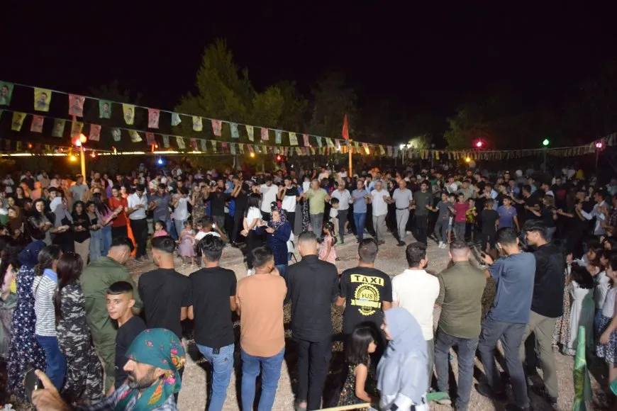 Xelkê Bakur û Rojhilatê Sûriyeyê bi çoşeke mezin 15ˊê Tebaxê pîroz kir