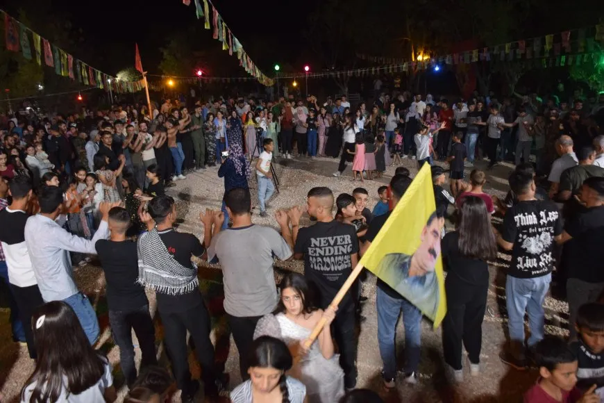 Xelkê Bakur û Rojhilatê Sûriyeyê bi çoşeke mezin 15ˊê Tebaxê pîroz kir