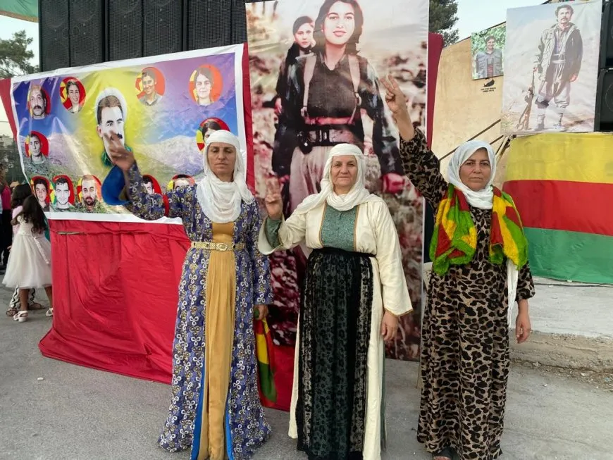 Xelkê Bakur û Rojhilatê Sûriyeyê bi çoşeke mezin 15ˊê Tebaxê pîroz kir