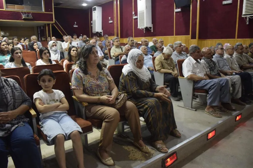 Li Dêrikê têkildarî îmzekirina pirtûka "Şoreşgerên Cizîrê" şahî