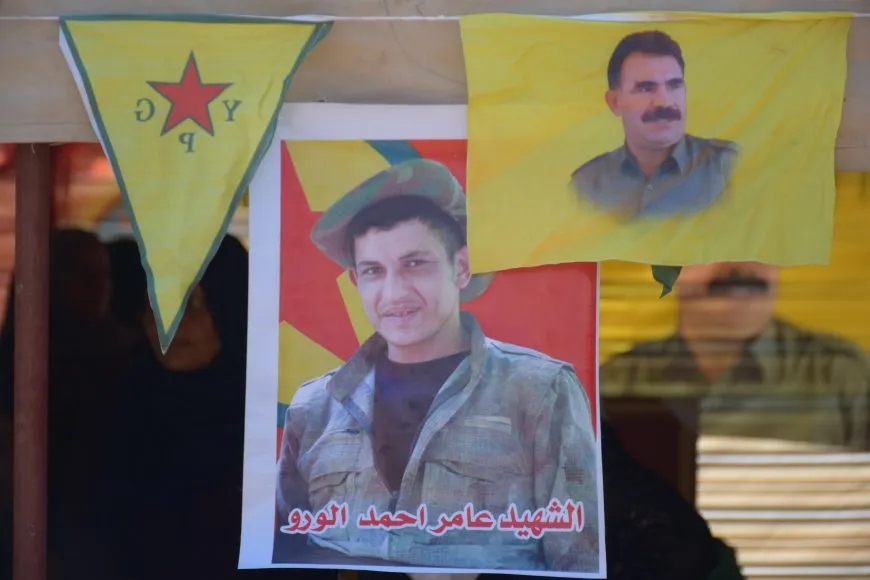 Ji bo şehîd Berxwedan Qamişlo merasîmek li dar ket