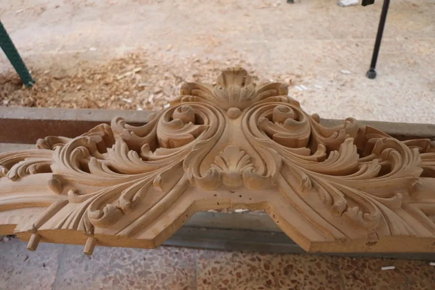 Bi hunera xwe daran dixemilîne