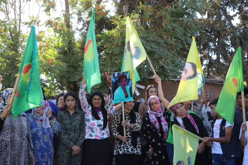 Êrişên li dijî rojnamevan li Şehbayê hatin şermezarkirin