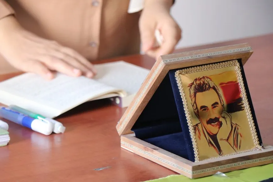 ‘Pirtûka ‘Çawa Bijîn?’ bixwînin’