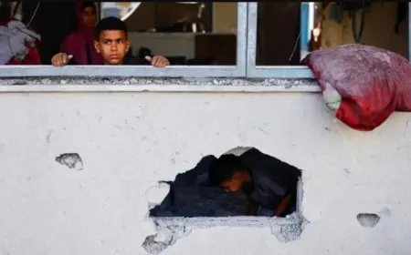 Îsraîlê bombe li dibistanekê barandin: 18 kuştî