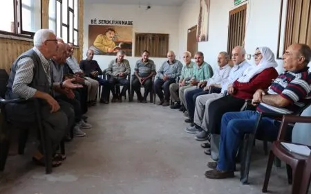 Însiyatîfa Azadiya Rêber Abdullah Ocalan bi xelkê Qamişloyê re civiya
