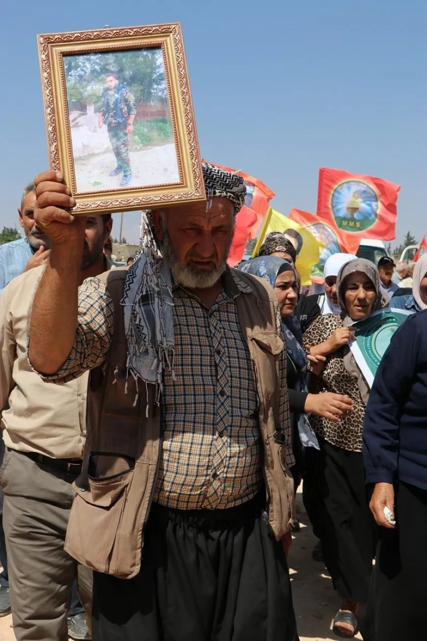 Xelkê Efrîn-Şehbayê şehîd Dilsoz Raco pêşwazî kir