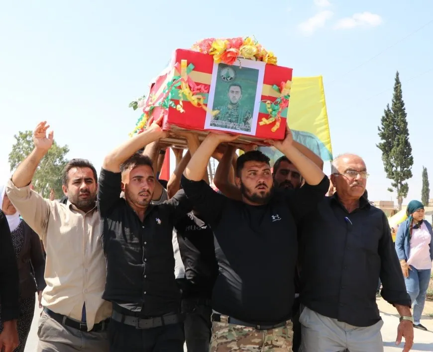 Xelkê Efrîn-Şehbayê şehîd Dilsoz Raco pêşwazî kir