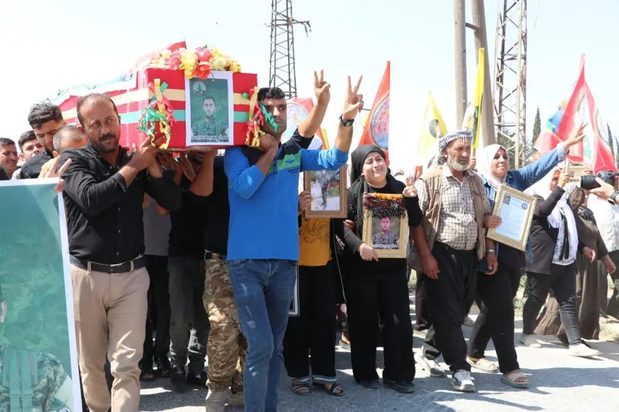 Xelkê Efrîn-Şehbayê şehîd Dilsoz Raco pêşwazî kir