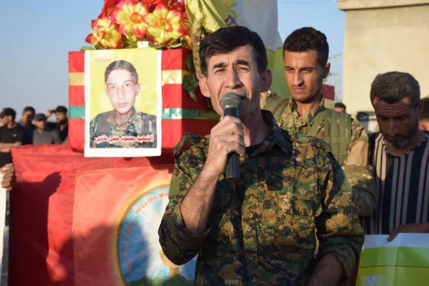 Xelkê Sirînê şehîd Mehmûd Elewî oxir kir