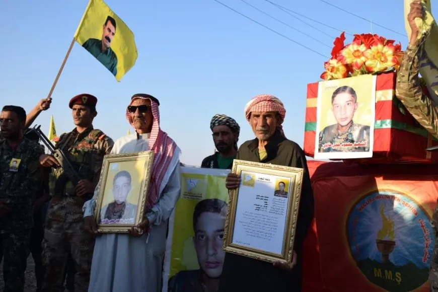 Xelkê Sirînê şehîd Mehmûd Elewî oxir kir