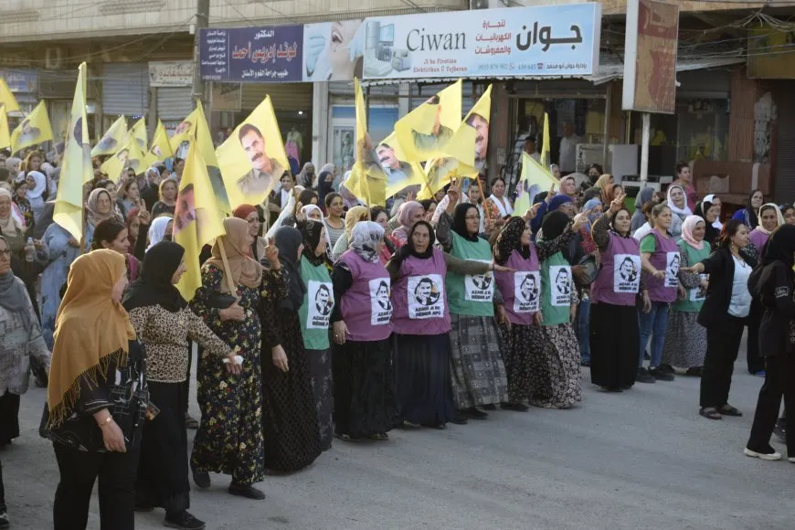 Kongra Star a Cizîrê li dijî tecrîdê meşek li dar xist