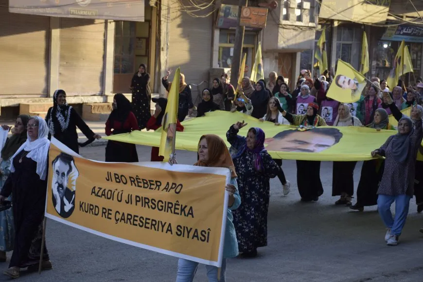 Kongra Star a Cizîrê li dijî tecrîdê meşek li dar xist