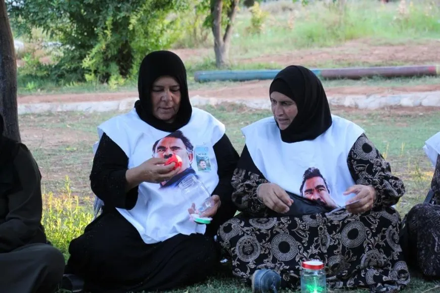 Peyamên bo Rêber Abdullah Ocalan bi çemê Firatê de hatin berdan