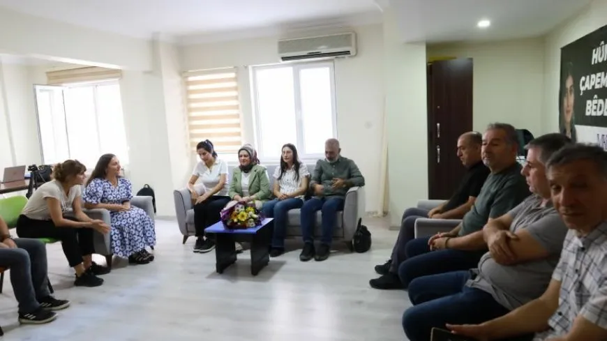 Malbata Gulîstan Tara serdana xebatkarên Çapemeniya Azad kir