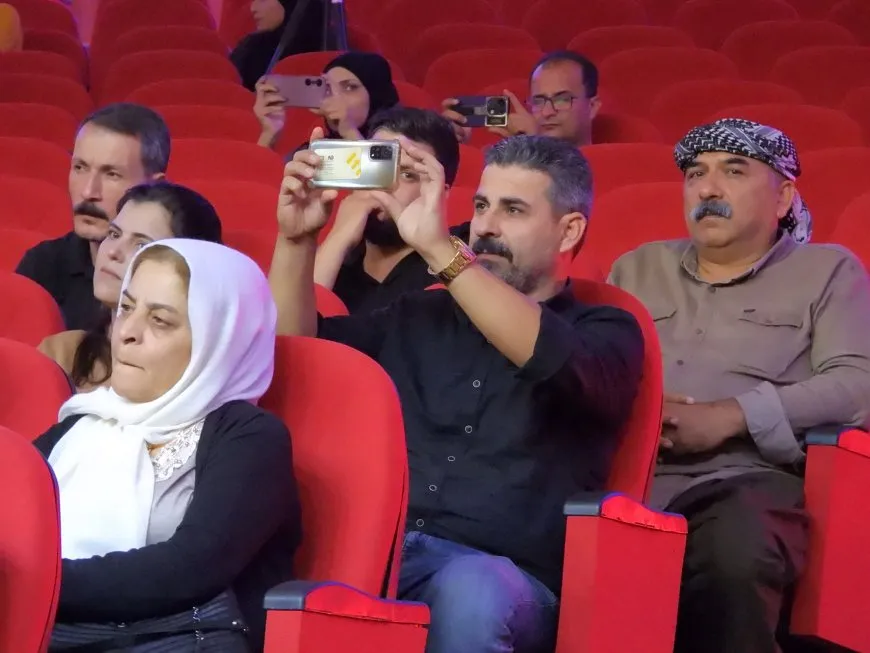Orkestra Rojava şevbuhêrkeke hunerî li Tebqayê organize kir
