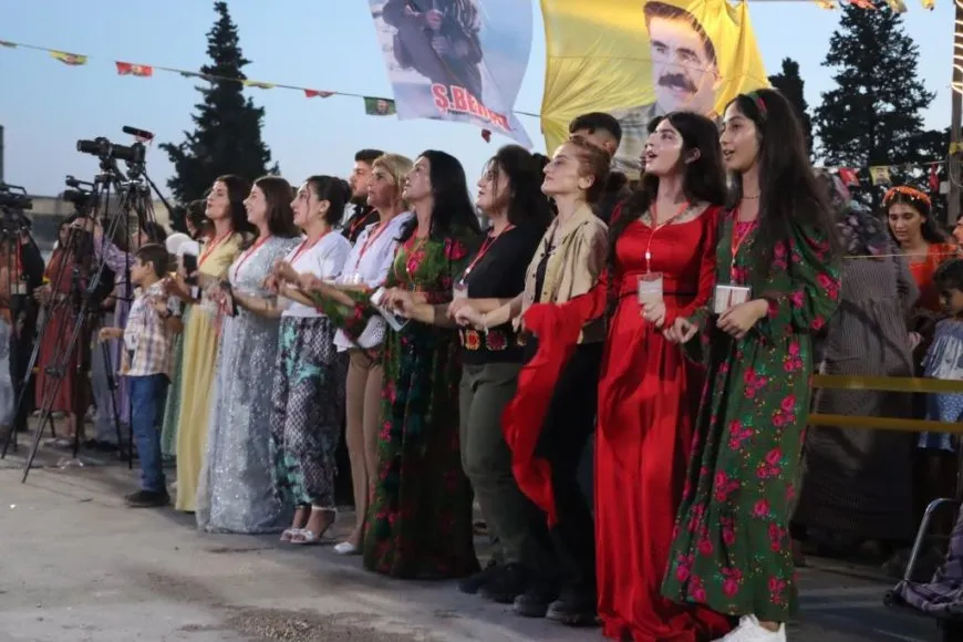 Roja duyemîn a Festîvala Şehîd Berçem bi stran û govendê bi dawî bû