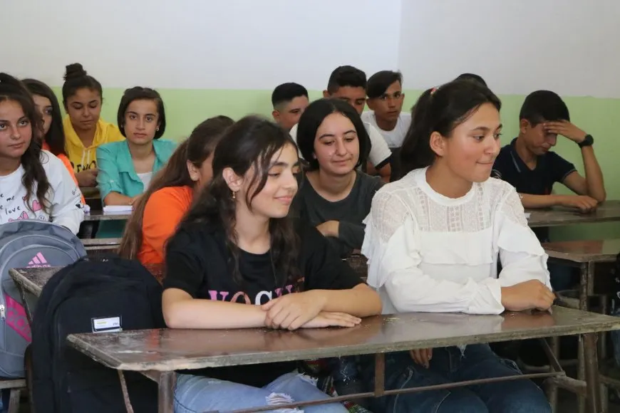 Sala xwendinê ya 2024-2025`an li Herêma Bakur û Rojhilatê Sûriyeyê dest pê kir