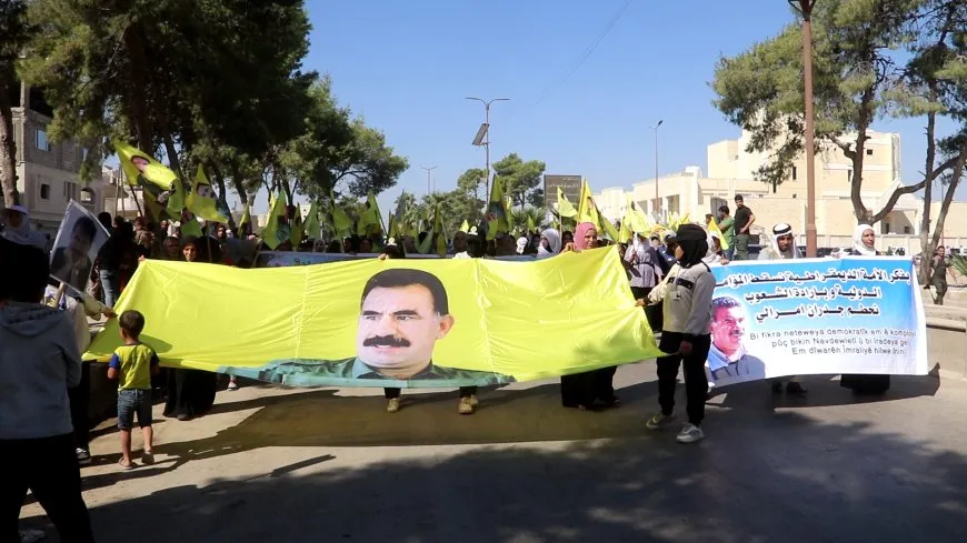 Îşkenceya li Îmraliyê li Reqayê hat protestokirin