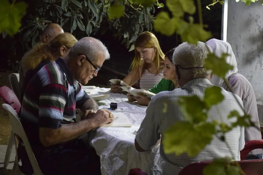 Koma xwendinê beşa ‘Pirsgirêka Civakê ya Bajarbûnê’ya Sosyolojiya Azadiyê dixwîne