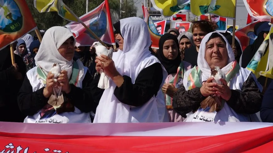 Xelkê Tebqayê pergala îşkence û qirkirinê li ser Rêber Abdullah Ocalan şermezar kir