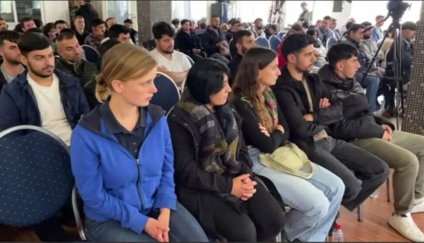 Ciwanên Kurdistanî û Enternasyonalîst Meşa Dirêj bi konferansekê dest pê kir
