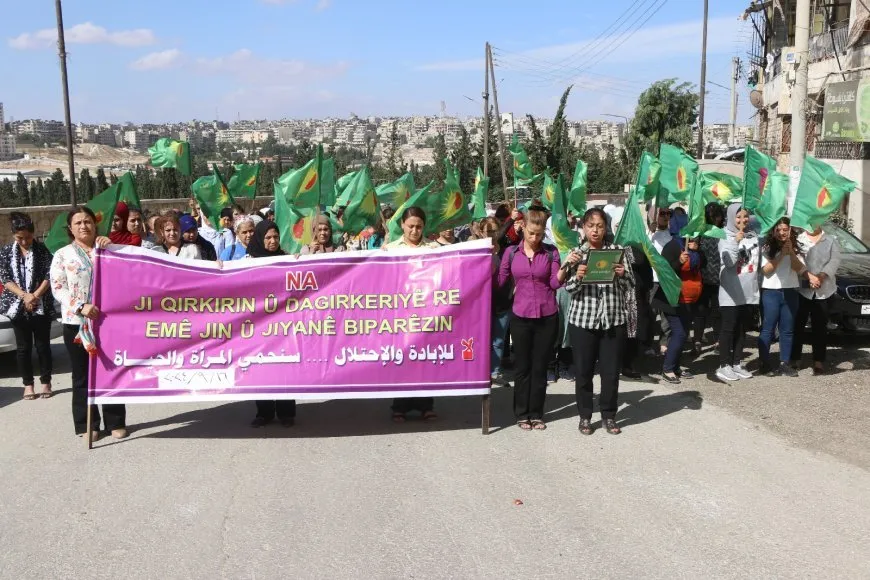 Rêxistinên jinan êrişa çeteyan a li gundê Kaxirê şermezar kir