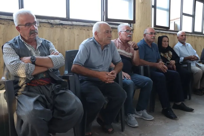Însiyatîfa Azadiya Rêber Abdullah Ocalan bi xelkê Qamişloyê re civiya