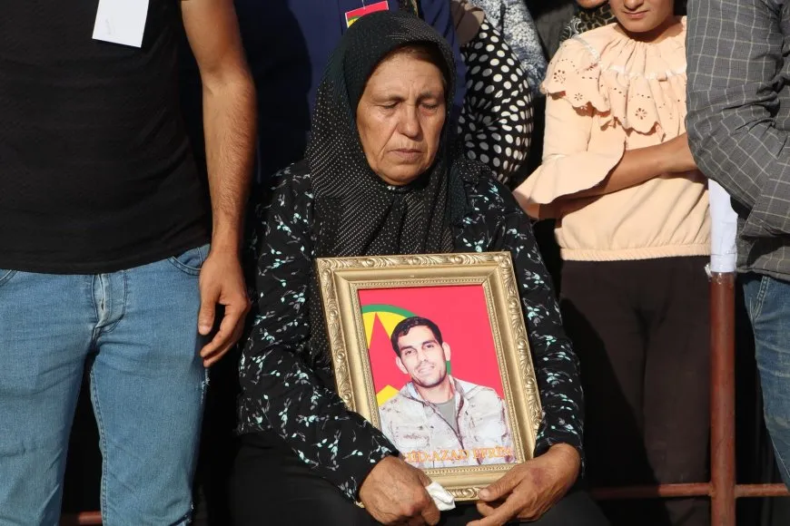 Xelkê li Şehbayê sersaxî da malbata şehîd Azad Efrîn