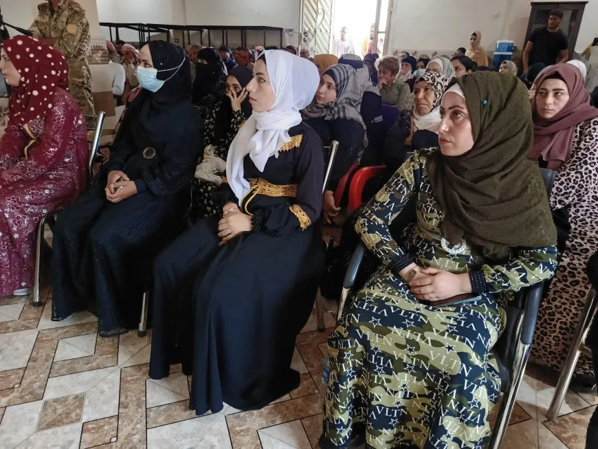 Jinên Zenûbiya û YPJʹê ji xelkê Dêrazorê re civînek li dar xist