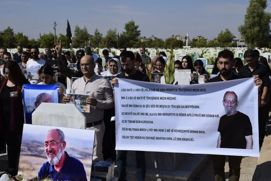 Şehîd Seyît Evran li ser gora xwe hat bi bîranîn